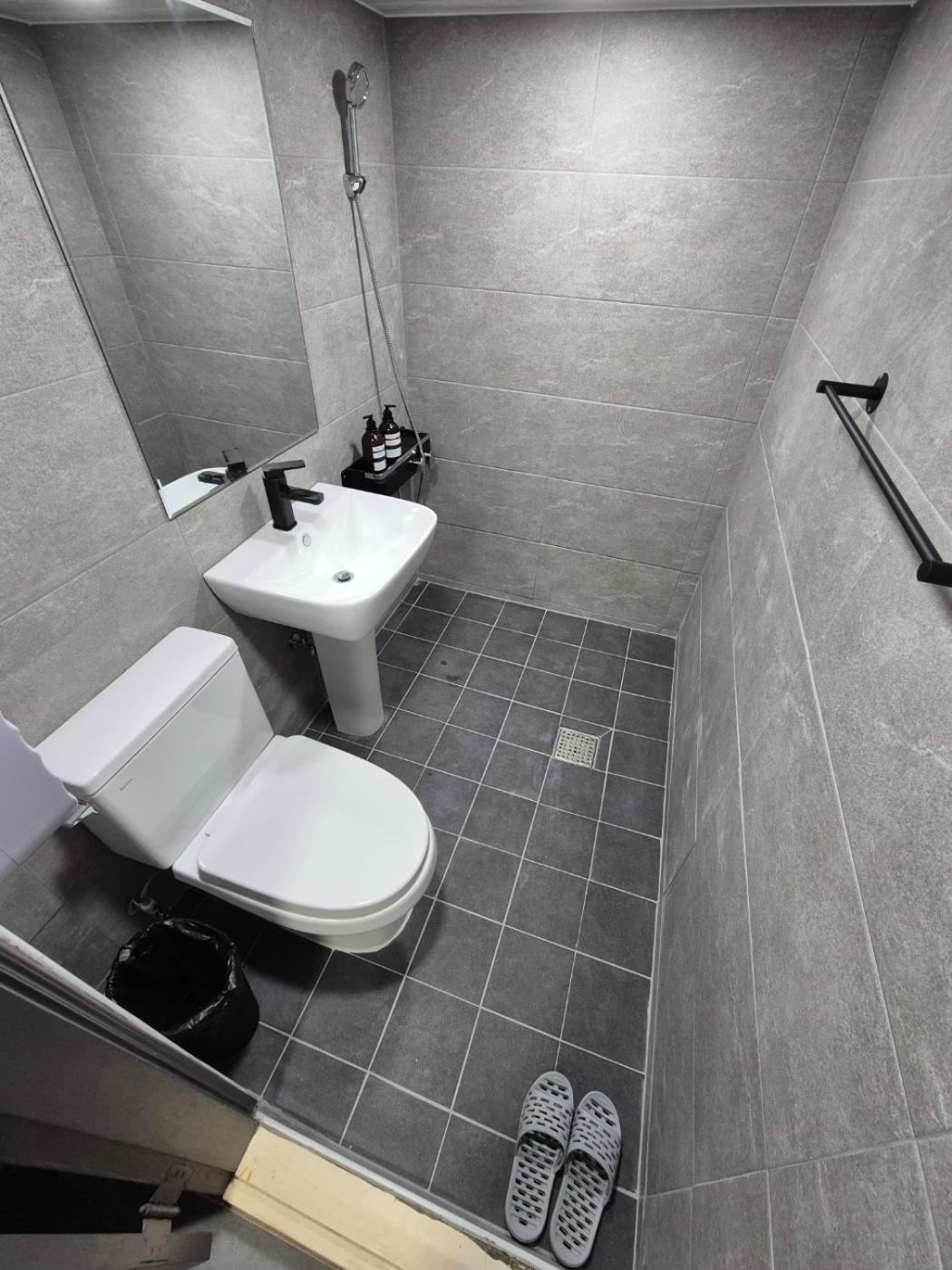 Gangnam Seven Hostel Seul Zewnętrze zdjęcie