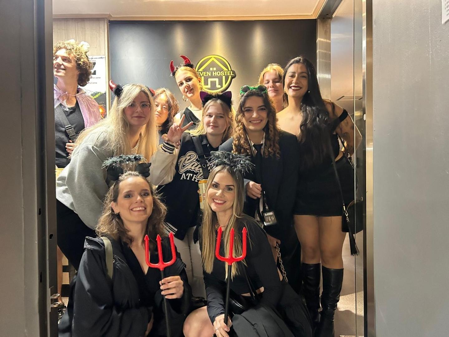 Gangnam Seven Hostel Seul Zewnętrze zdjęcie